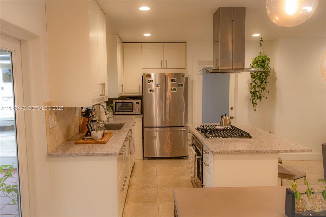 For Sale: $799,000 (3 beds, 2 baths, 1164 Square Feet)