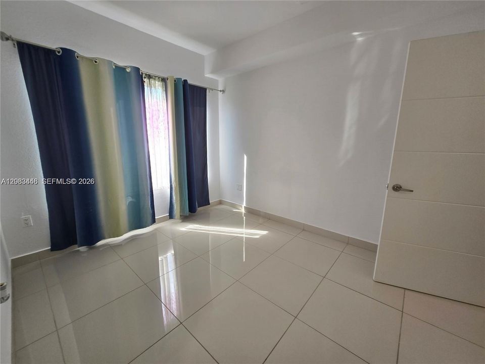 En Renta: $2,750 (4 camas, 3 baños, 1434 Pies cuadrados)