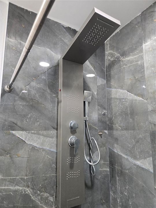 En Renta: $2,750 (4 camas, 3 baños, 1434 Pies cuadrados)