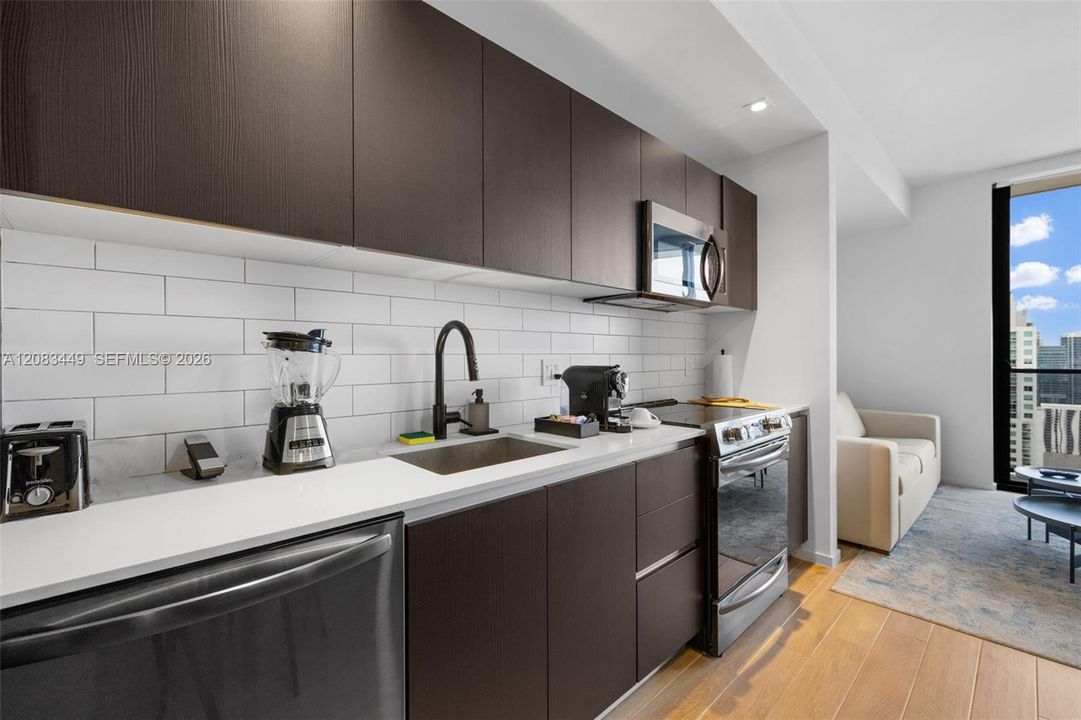 For Rent: $7,000 (2 beds, 3 baths, 1043 Square Feet)