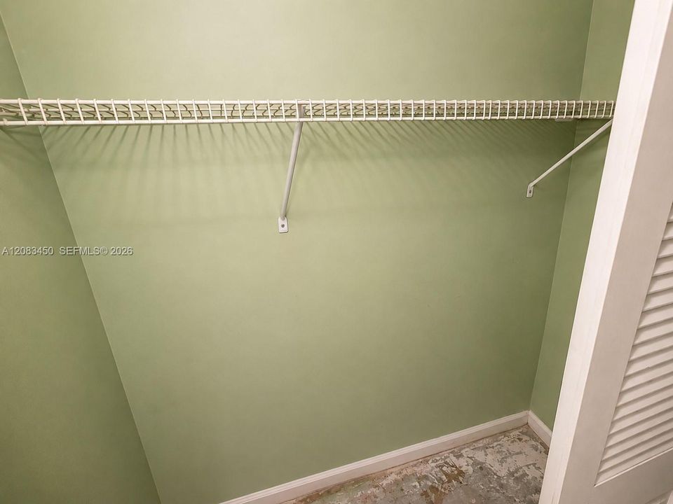 На продажу: $190,000 (2 спален, 2 ванн, 820 Квадратных фут)