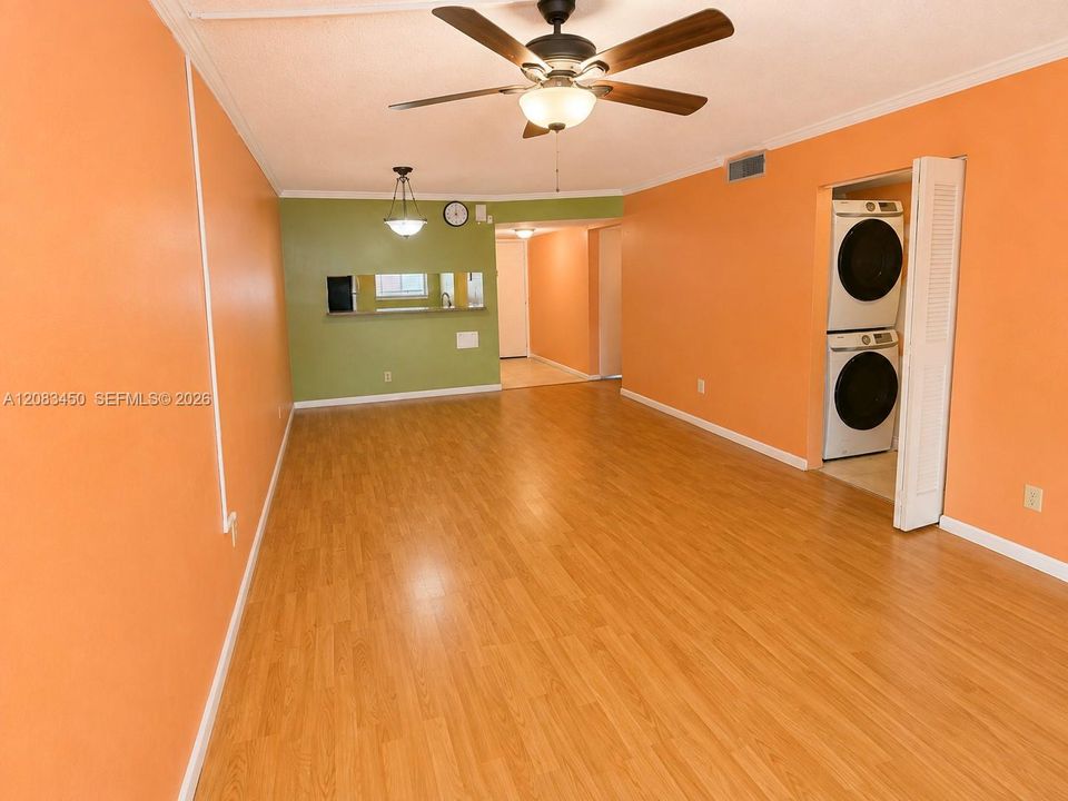 На продажу: $190,000 (2 спален, 2 ванн, 820 Квадратных фут)