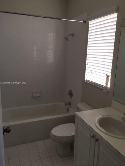 В аренду: $3,200 (3 спален, 2 ванн, 1368 Квадратных фут)