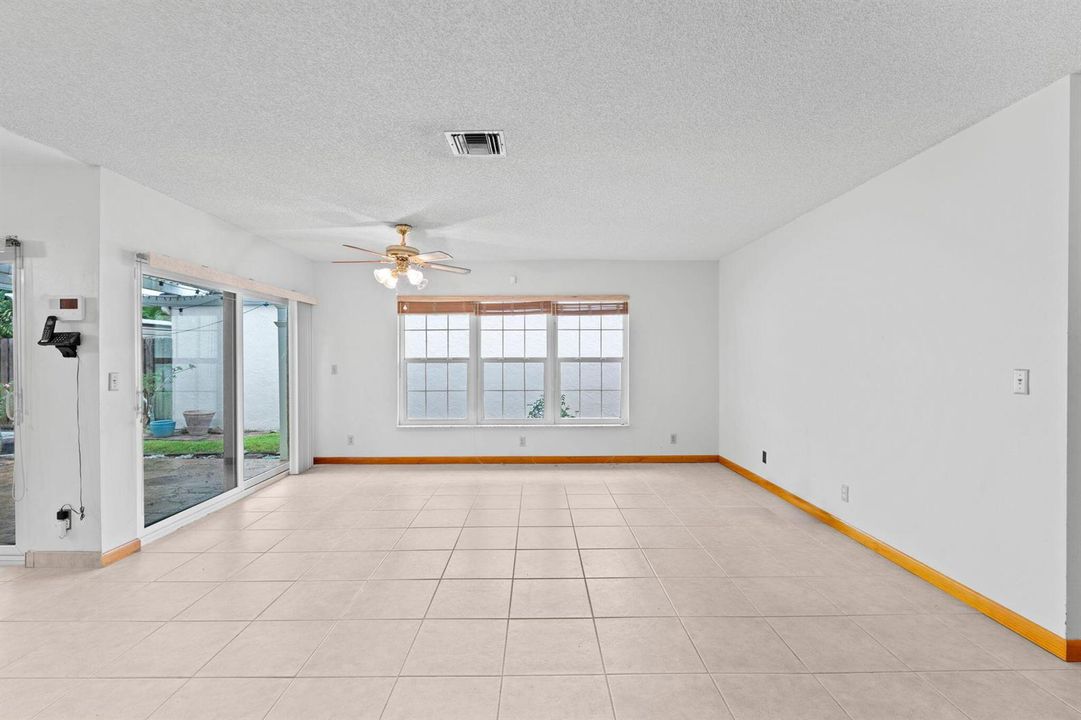 13-web-or-mls-A7407569