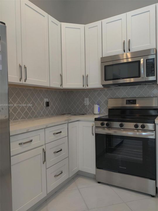 For Rent: $4,100 (3 beds, 3 baths, 1802 Square Feet)