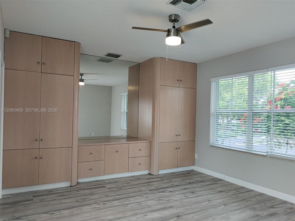 For Rent: $4,100 (3 beds, 3 baths, 1802 Square Feet)