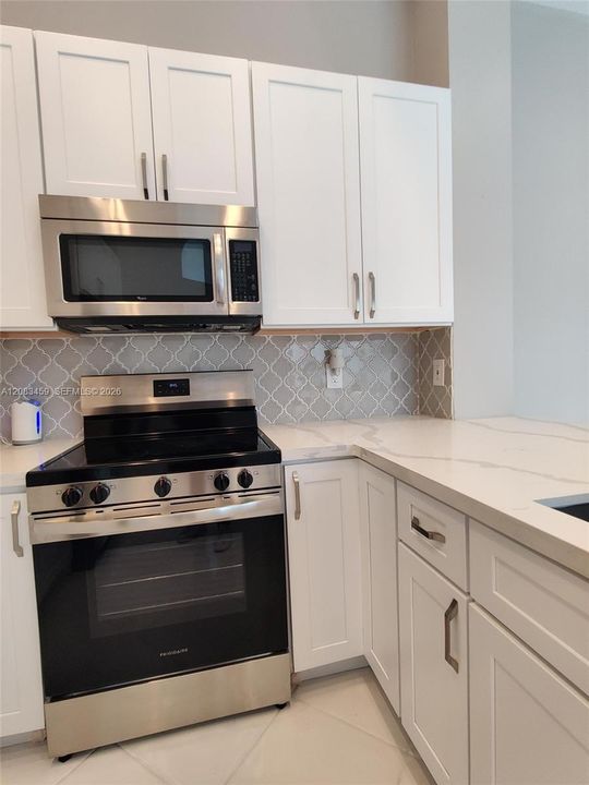 For Rent: $4,100 (3 beds, 3 baths, 1802 Square Feet)