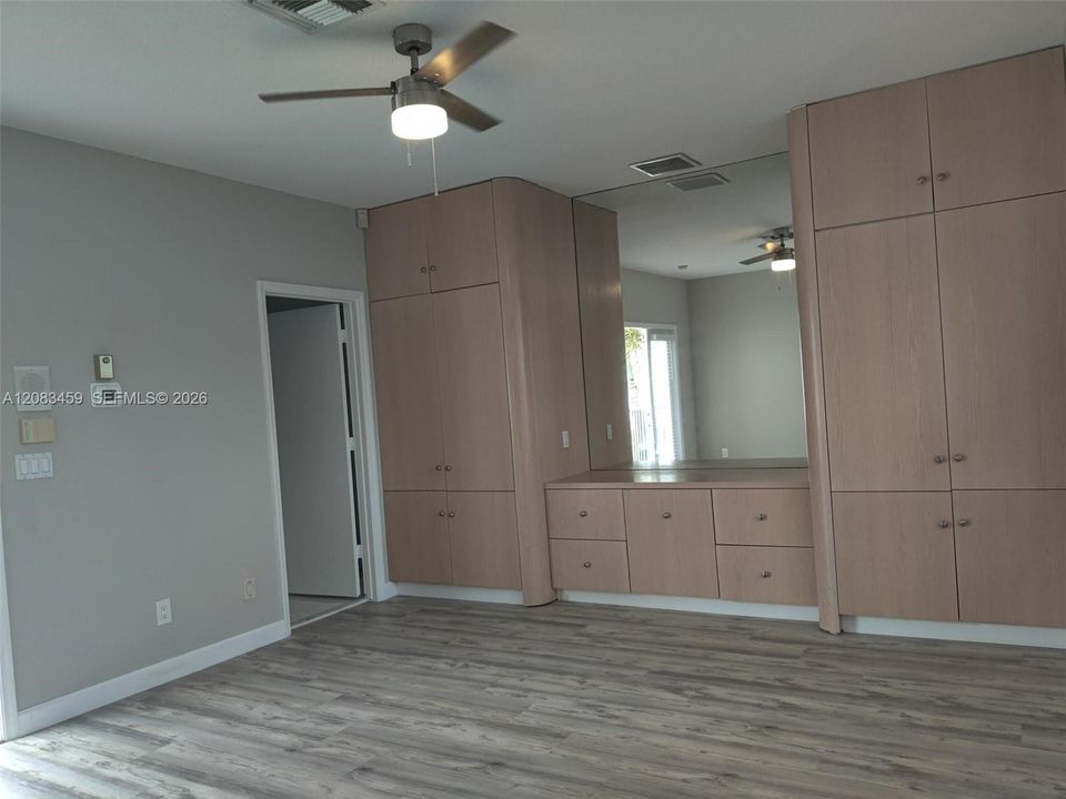 For Rent: $4,100 (3 beds, 3 baths, 1802 Square Feet)