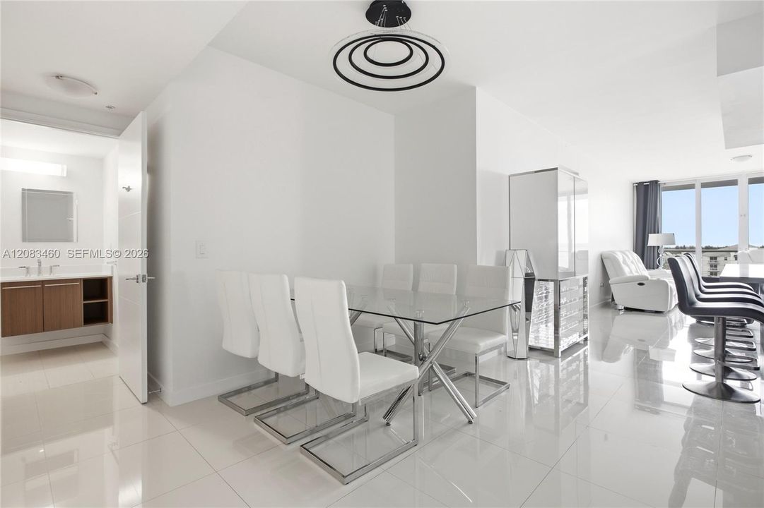 En Venta: $525,990 (3 camas, 2 baños, 1339 Pies cuadrados)