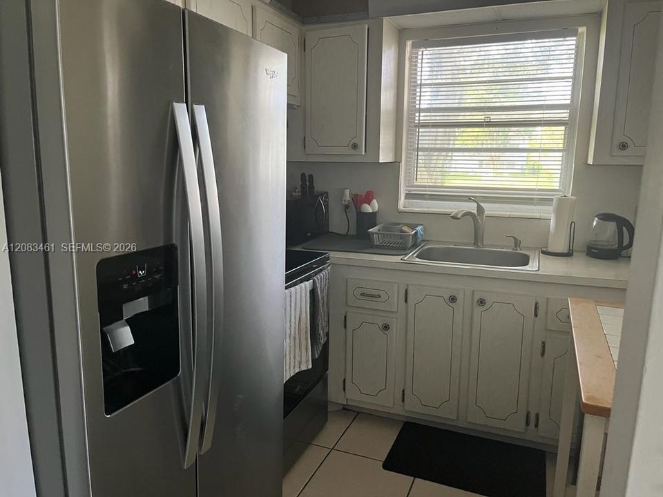 На продажу: $125,000 (1 спален, 1 ванн, 700 Квадратных фут)