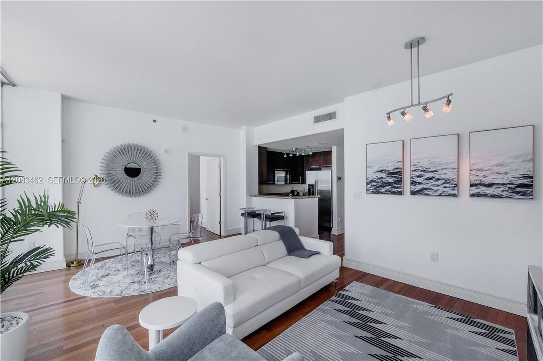 En Venta: $800,000 (1 camas, 1 baños, 819 Pies cuadrados)
