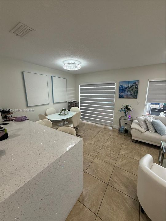 For Sale: $450,000 (3 beds, 3 baths, 1255 Square Feet)