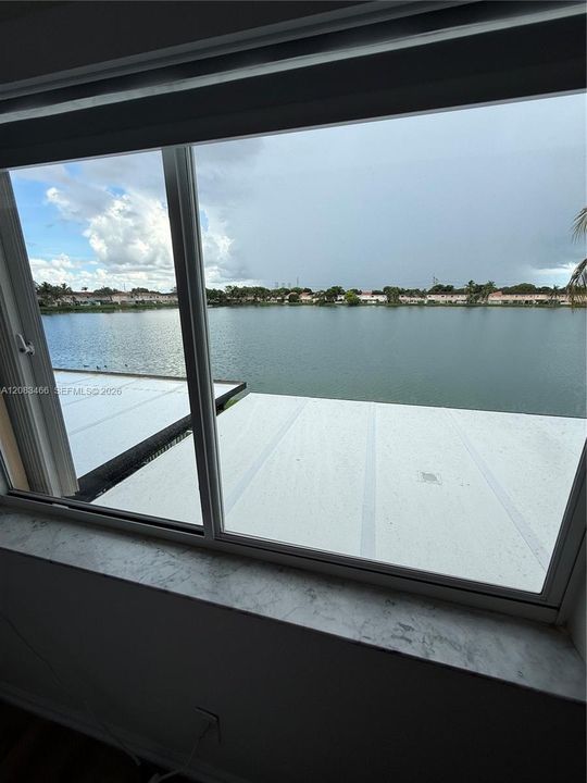 For Sale: $450,000 (3 beds, 3 baths, 1255 Square Feet)