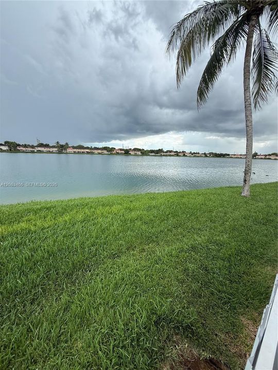 For Sale: $450,000 (3 beds, 3 baths, 1255 Square Feet)