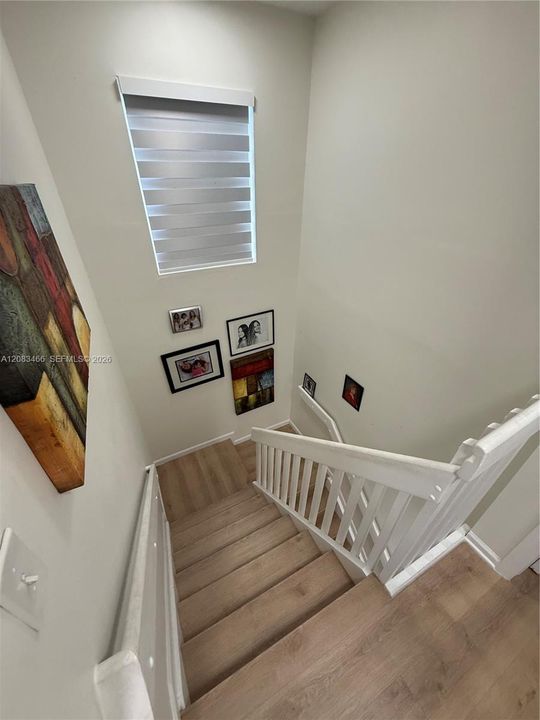 For Sale: $450,000 (3 beds, 3 baths, 1255 Square Feet)