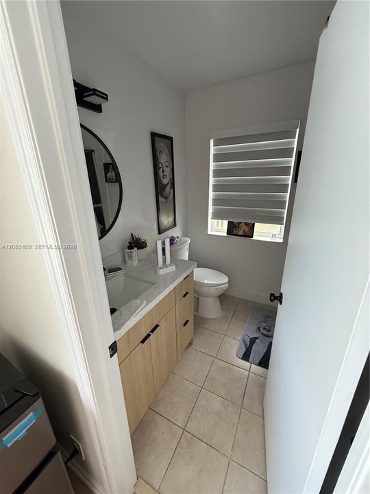 For Sale: $450,000 (3 beds, 3 baths, 1255 Square Feet)