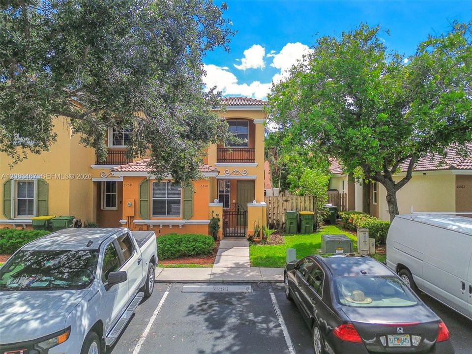 En Venta: $337,000 (3 camas, 3 baños, 1428 Pies cuadrados)