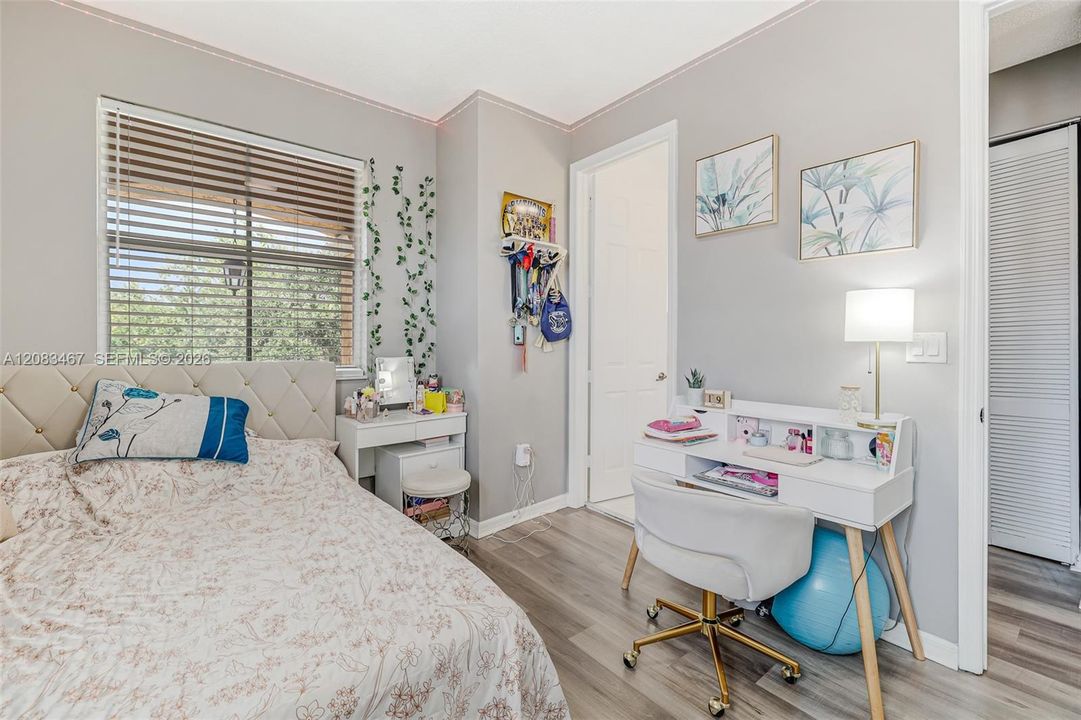 En Venta: $337,000 (3 camas, 3 baños, 1428 Pies cuadrados)