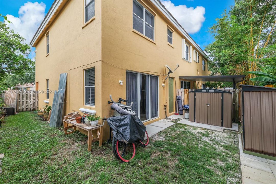 En Venta: $337,000 (3 camas, 3 baños, 1428 Pies cuadrados)