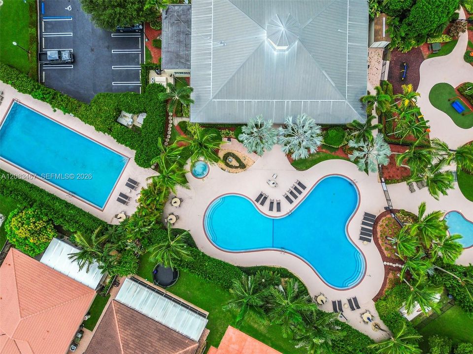 En Venta: $337,000 (3 camas, 3 baños, 1428 Pies cuadrados)