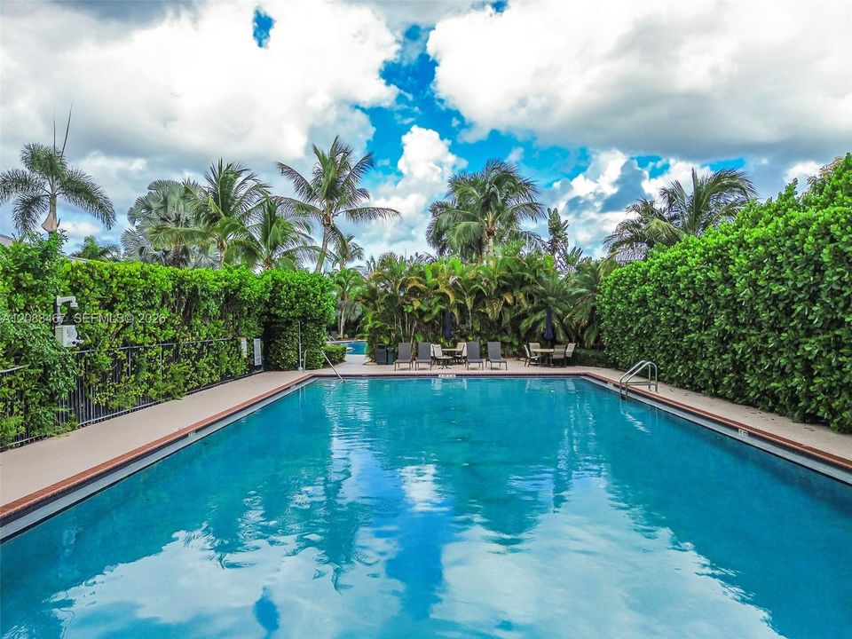 En Venta: $337,000 (3 camas, 3 baños, 1428 Pies cuadrados)