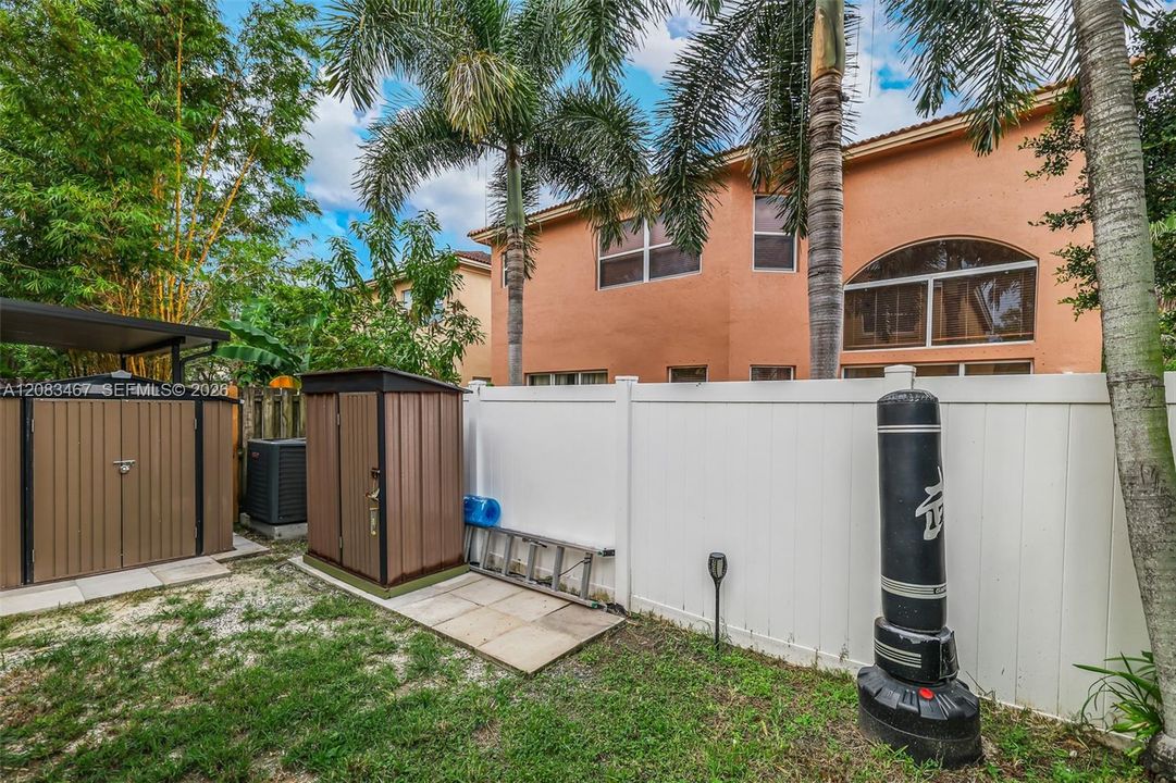 En Venta: $337,000 (3 camas, 3 baños, 1428 Pies cuadrados)
