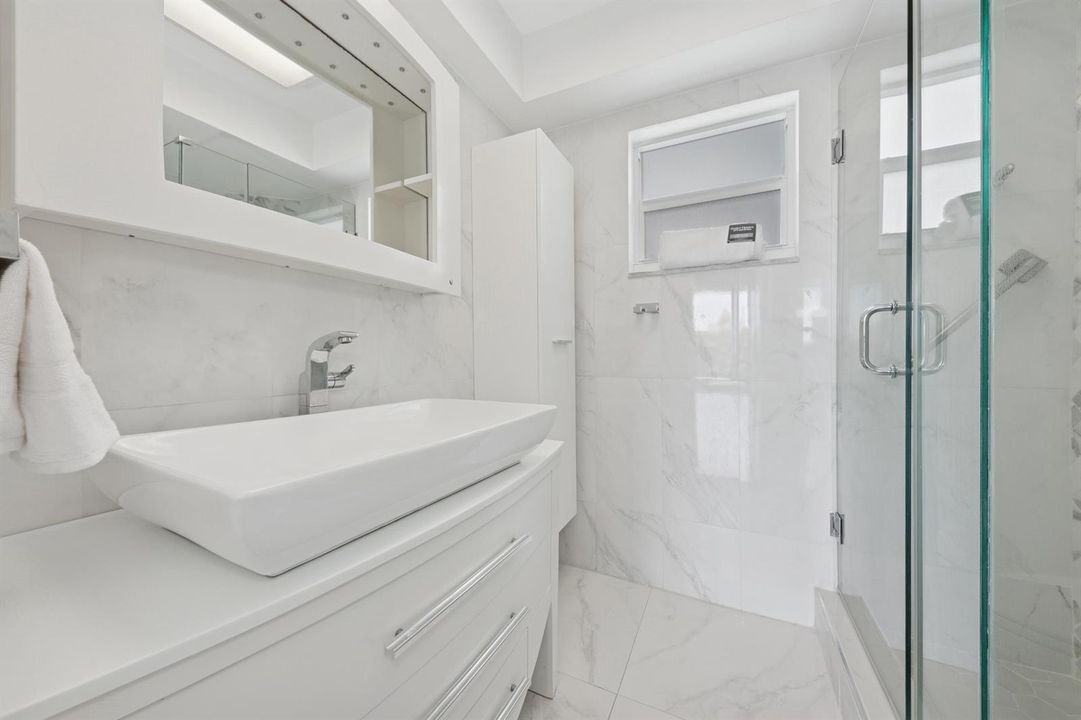 520 bathroom 3