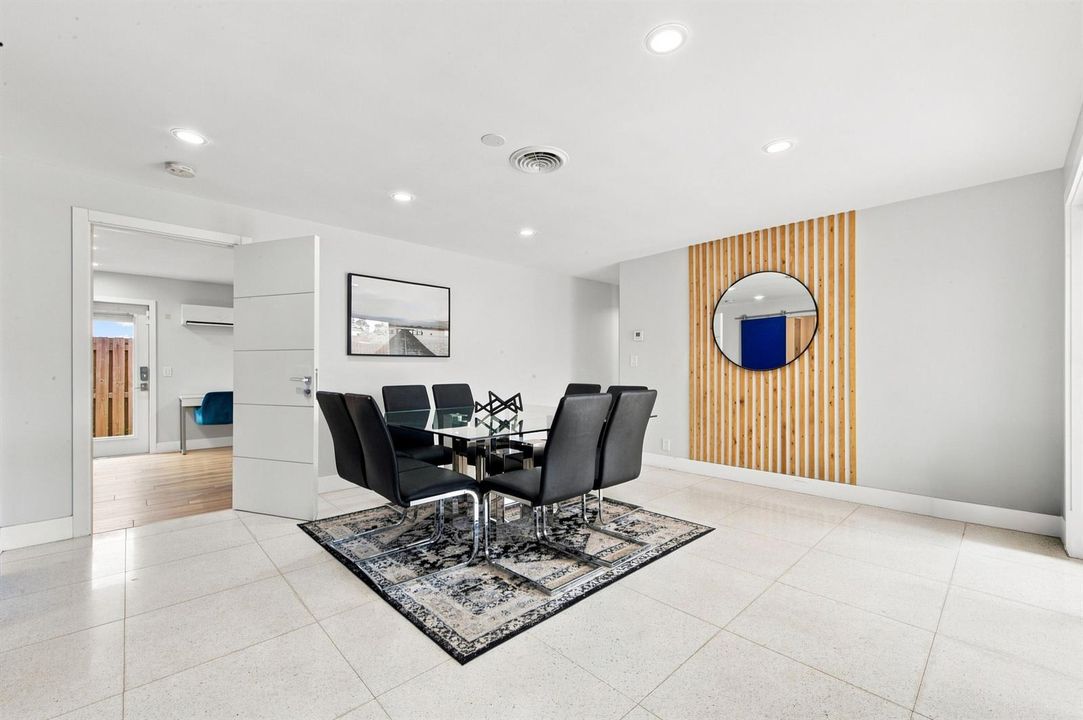 4710 NE 27th-0027