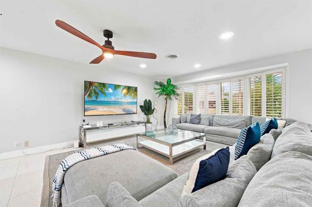 4710 NE 27th-0012