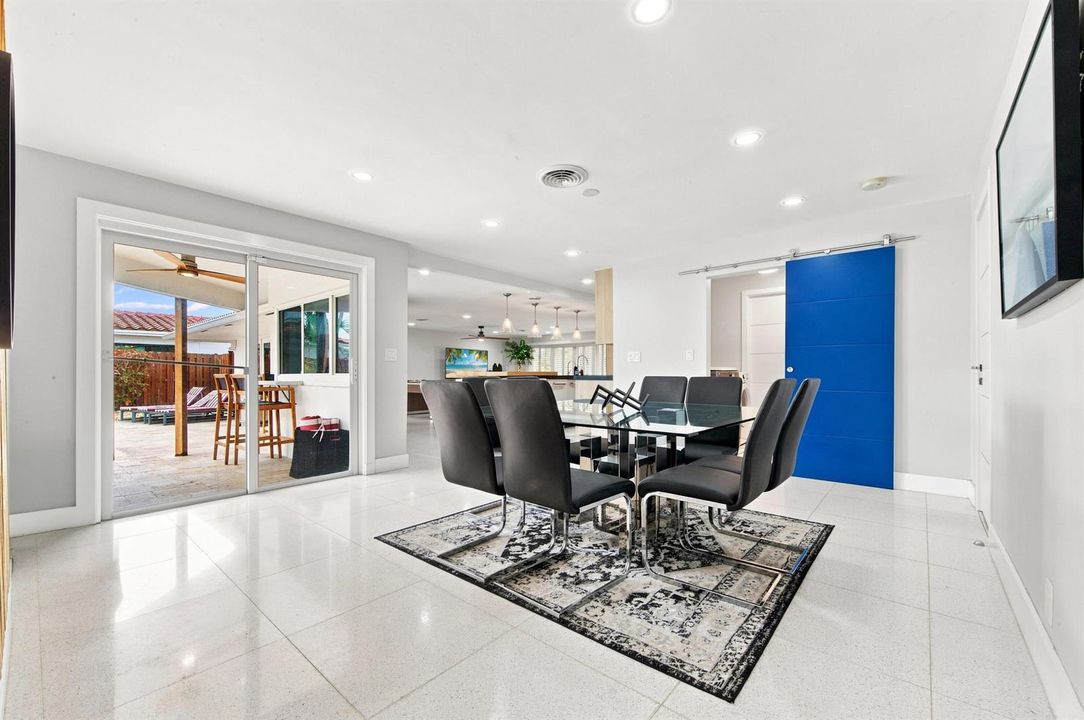 4710 NE 27th-0028