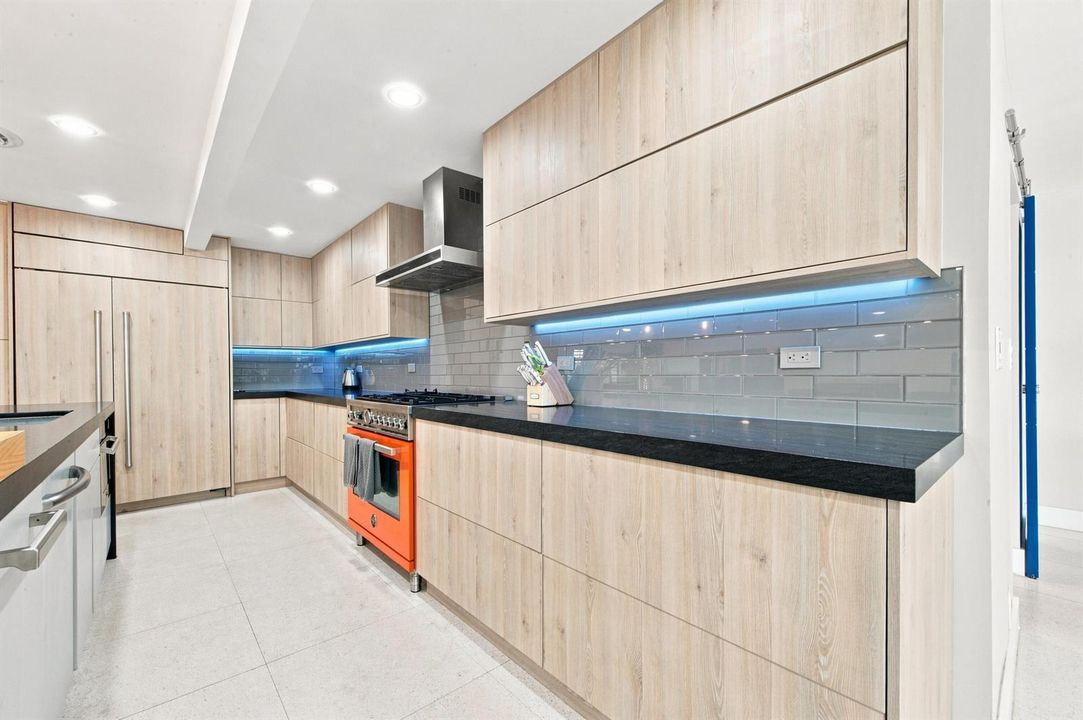 4710 NE 27th-0021