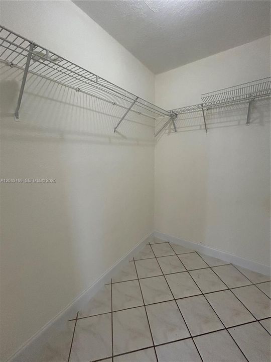 For Rent: $2,800 (3 beds, 2 baths, 1105 Square Feet)