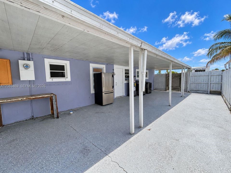 For Rent: $2,800 (3 beds, 2 baths, 1105 Square Feet)