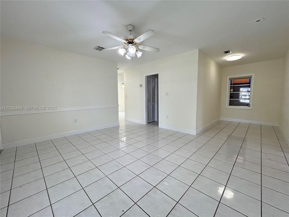 For Rent: $2,800 (3 beds, 2 baths, 1105 Square Feet)