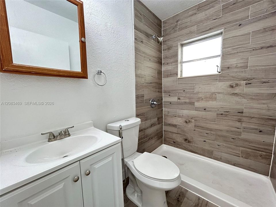 For Rent: $2,800 (3 beds, 2 baths, 1105 Square Feet)