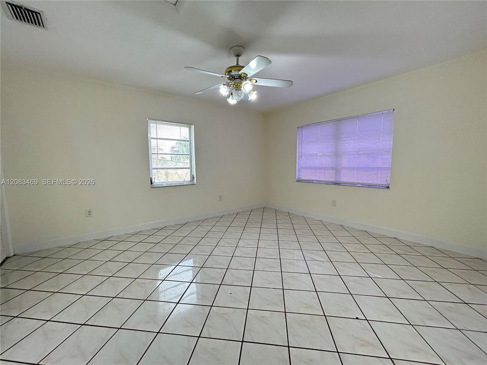 For Rent: $2,800 (3 beds, 2 baths, 1105 Square Feet)