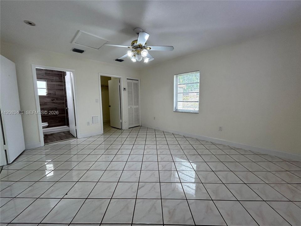 For Rent: $2,800 (3 beds, 2 baths, 1105 Square Feet)