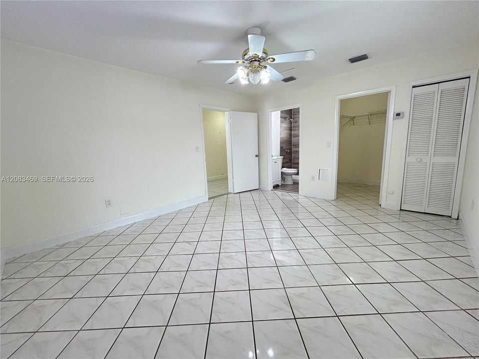 For Rent: $2,800 (3 beds, 2 baths, 1105 Square Feet)
