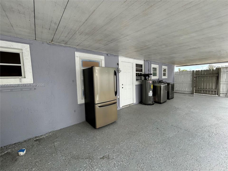 For Rent: $2,800 (3 beds, 2 baths, 1105 Square Feet)
