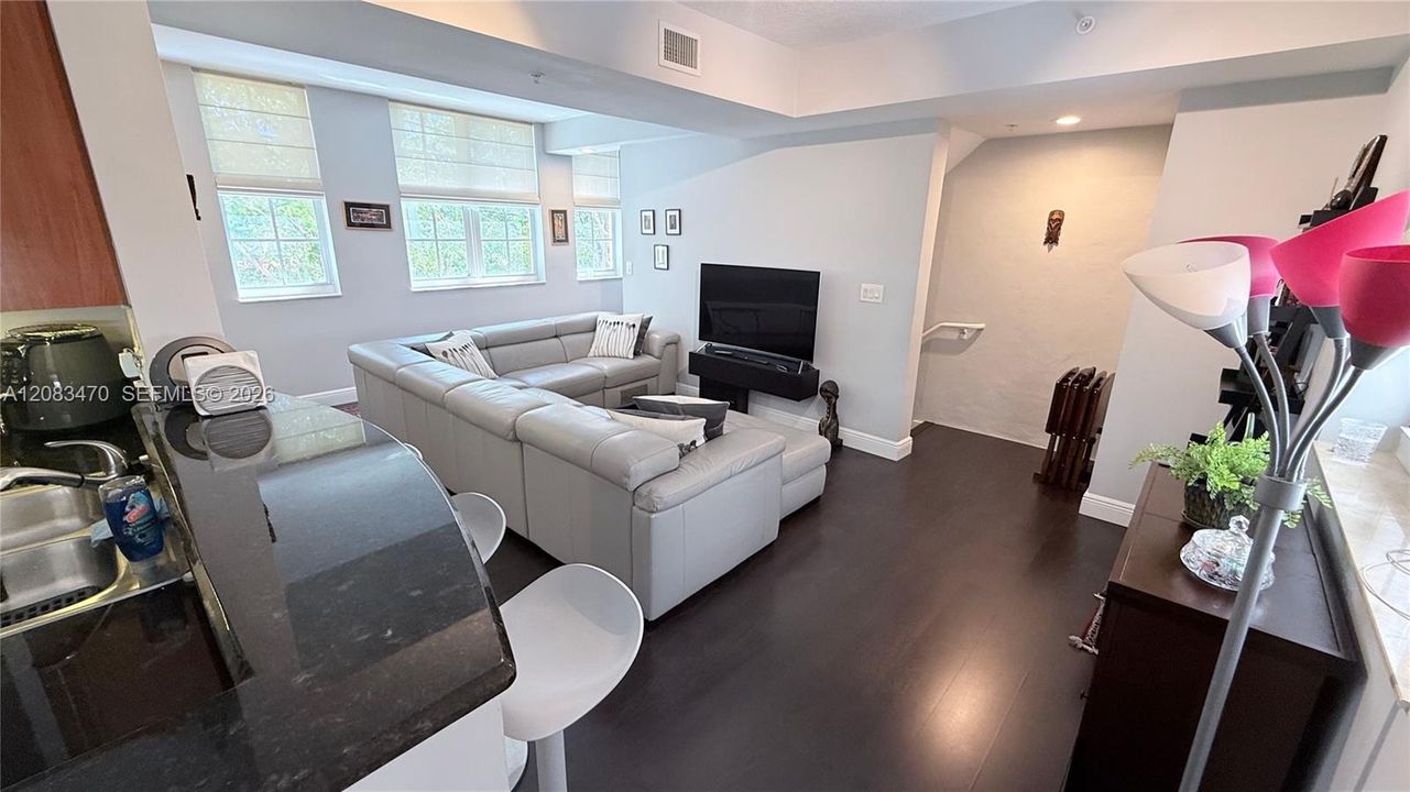 For Sale: $545,000 (2 beds, 2 baths, 1595 Square Feet)