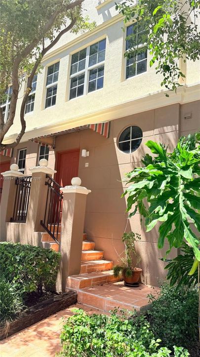For Sale: $545,000 (2 beds, 2 baths, 1595 Square Feet)