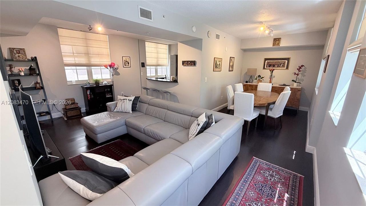 For Sale: $545,000 (2 beds, 2 baths, 1595 Square Feet)