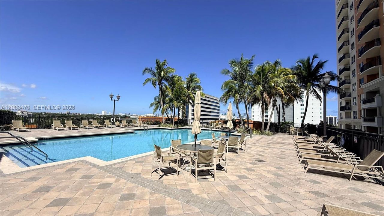 For Sale: $545,000 (2 beds, 2 baths, 1595 Square Feet)