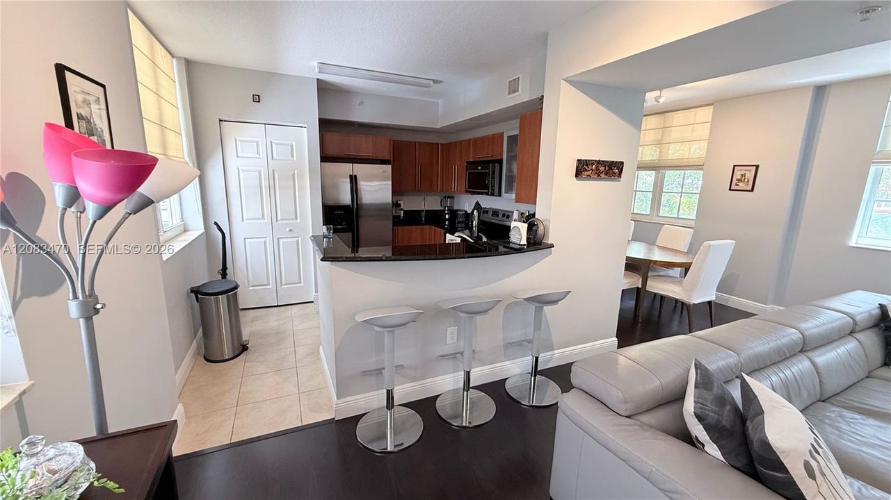 For Sale: $545,000 (2 beds, 2 baths, 1595 Square Feet)