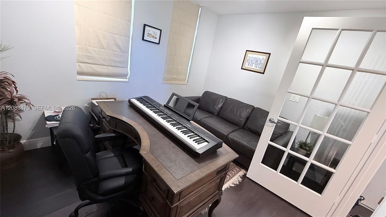 For Sale: $545,000 (2 beds, 2 baths, 1595 Square Feet)