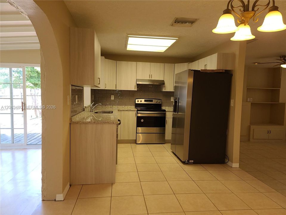 For Sale: $379,000 (3 beds, 2 baths, 1414 Square Feet)