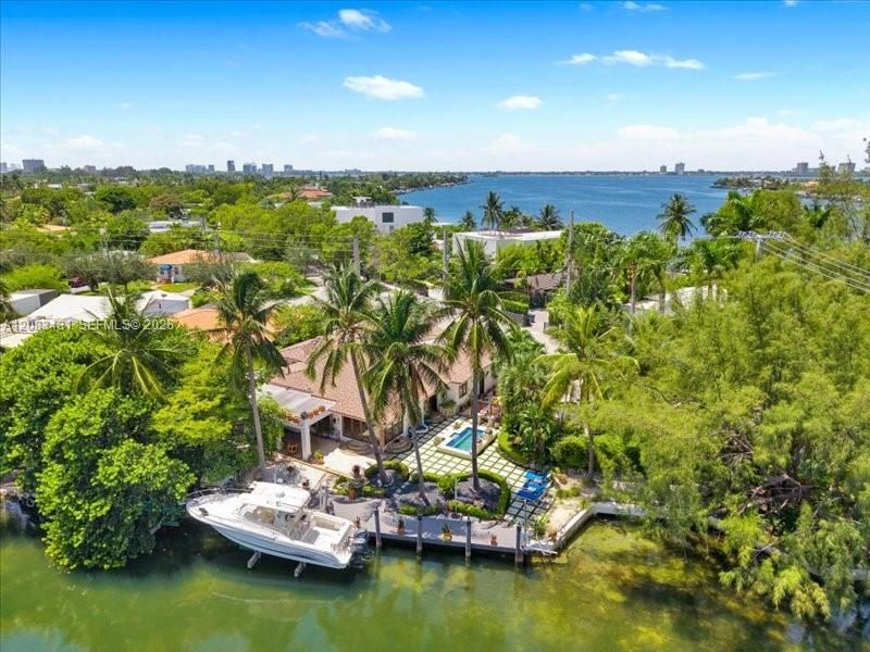 На продажу: $5,850,000 (4 спален, 4 ванн, 3450 Квадратных фут)