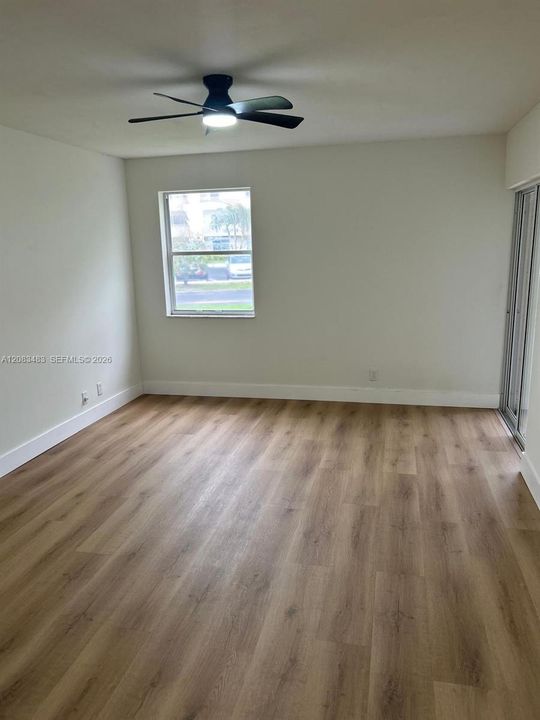 На продажу: $198,900 (2 спален, 2 ванн, 1187 Квадратных фут)