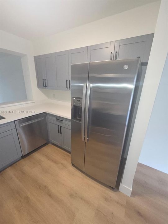На продажу: $198,900 (2 спален, 2 ванн, 1187 Квадратных фут)
