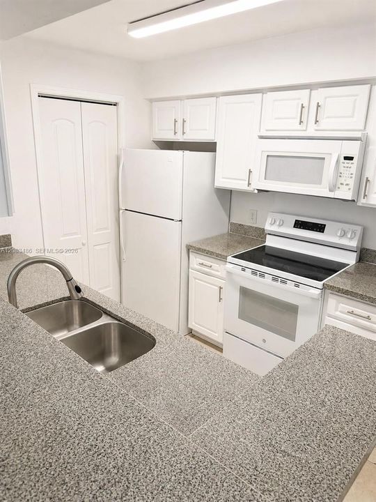 For Rent: $2,150 (2 beds, 2 baths, 1256 Square Feet)